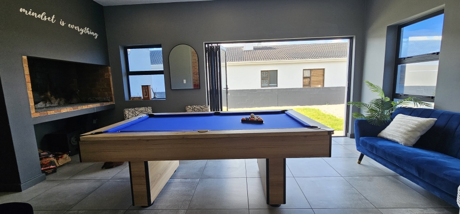4 Bedroom Property for Sale in Country Club Western Cape